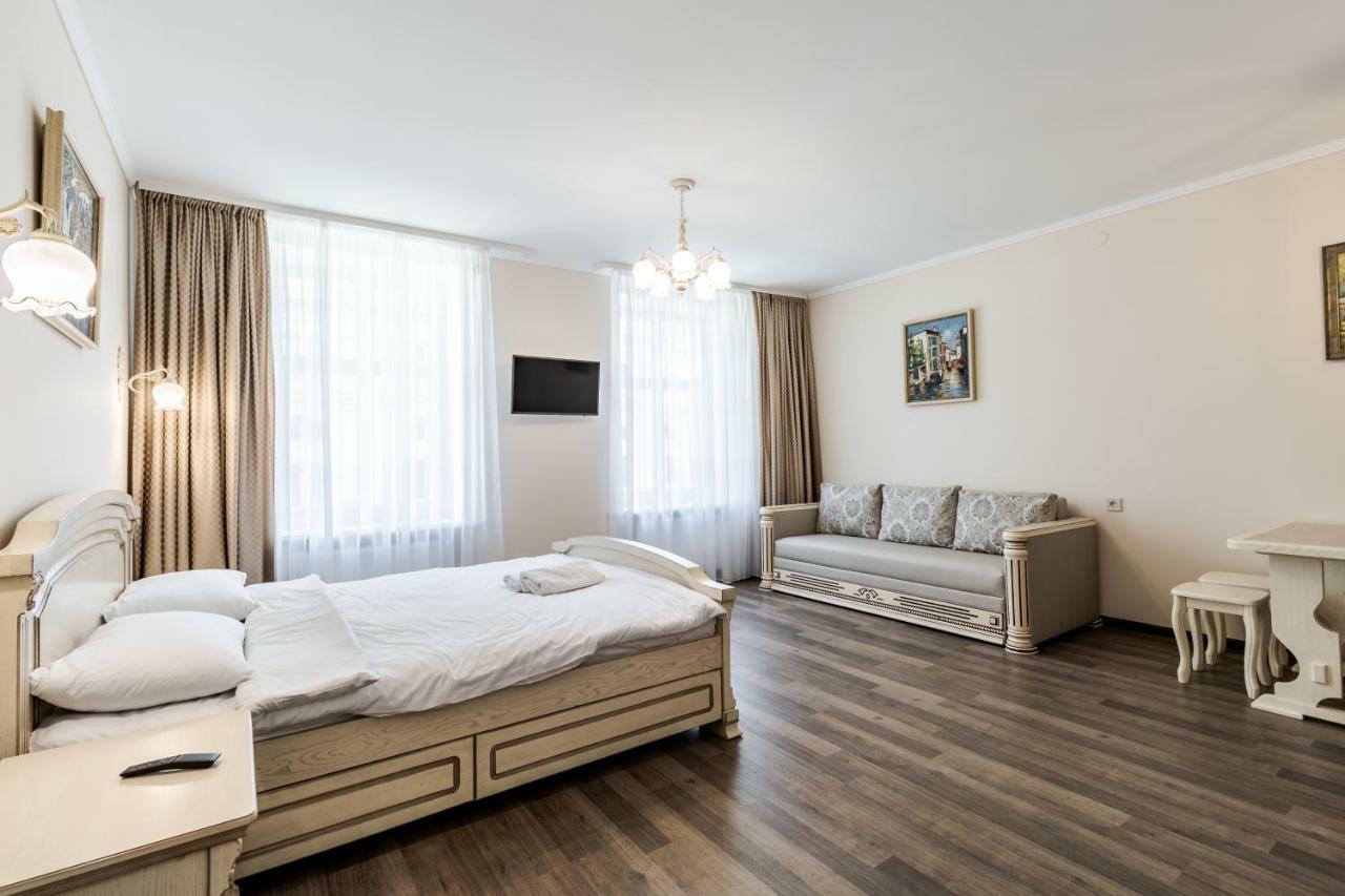 Opera House Apartment 3 Lviv Exteriör bild